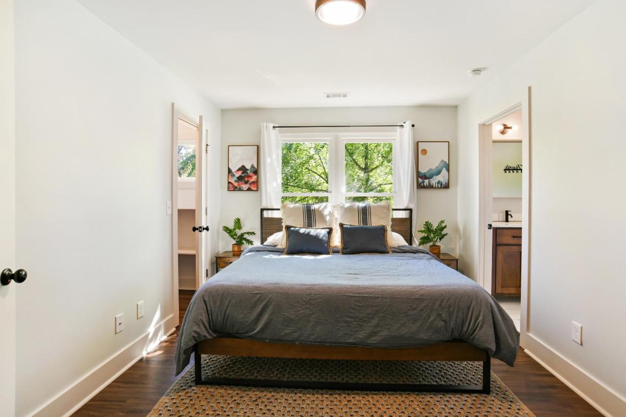 Sun Lit Modern Home With Good Vibes And Lots Of Coffee - Designedbydom Atlanta Bagian luar foto