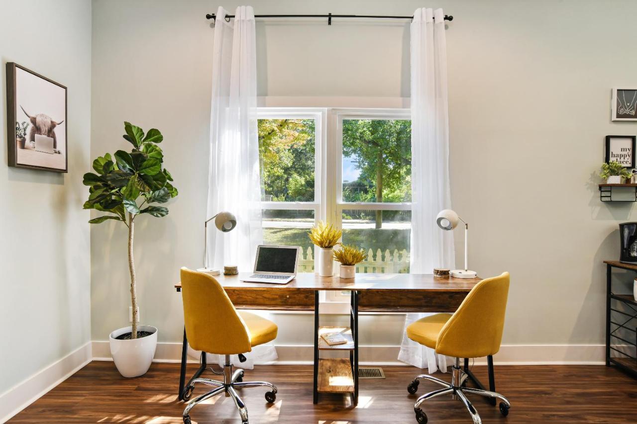 Sun Lit Modern Home With Good Vibes And Lots Of Coffee - Designedbydom Atlanta Bagian luar foto
