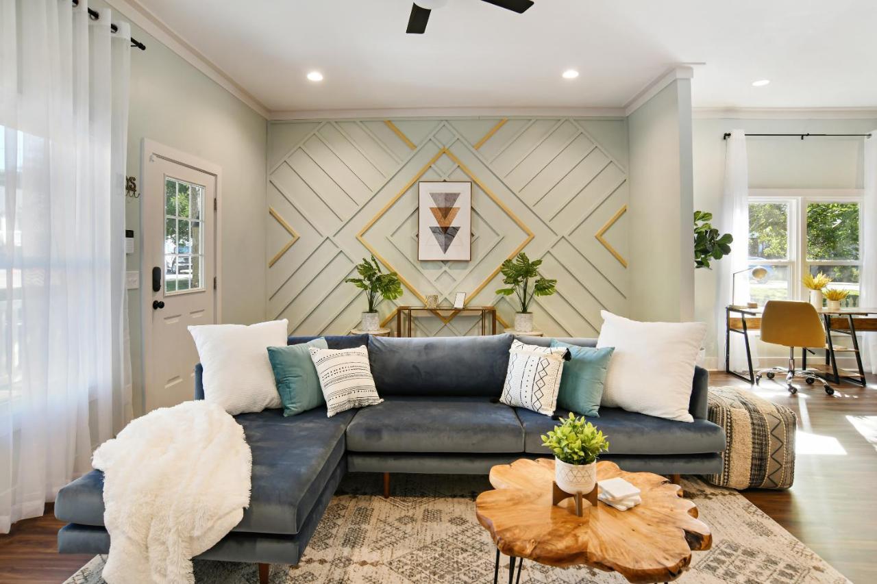 Sun Lit Modern Home With Good Vibes And Lots Of Coffee - Designedbydom Atlanta Bagian luar foto