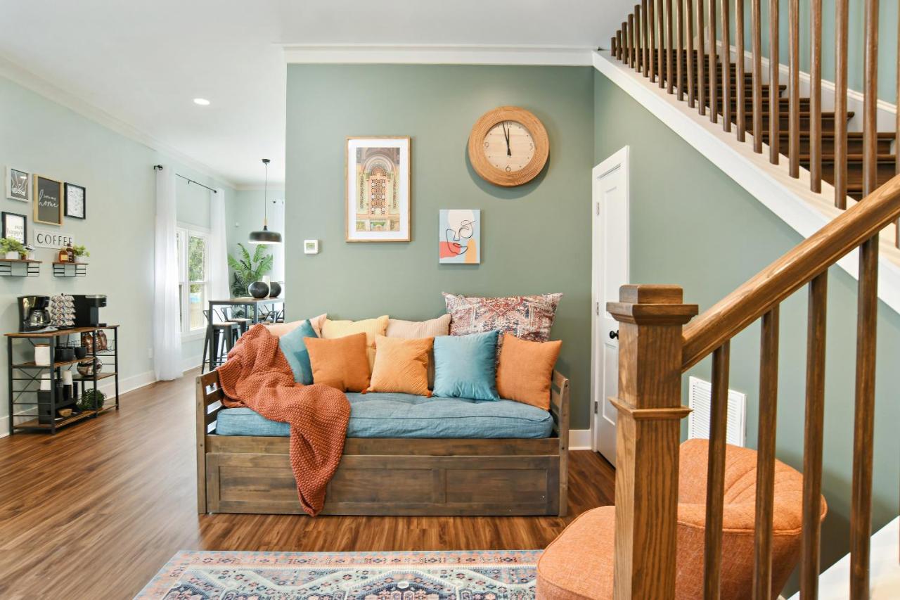 Sun Lit Modern Home With Good Vibes And Lots Of Coffee - Designedbydom Atlanta Bagian luar foto