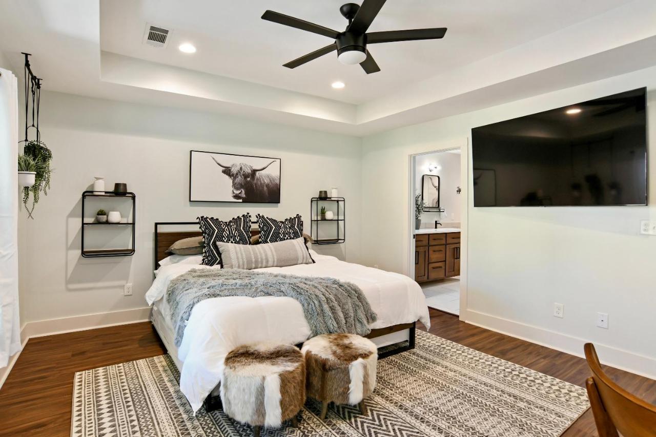 Sun Lit Modern Home With Good Vibes And Lots Of Coffee - Designedbydom Atlanta Bagian luar foto