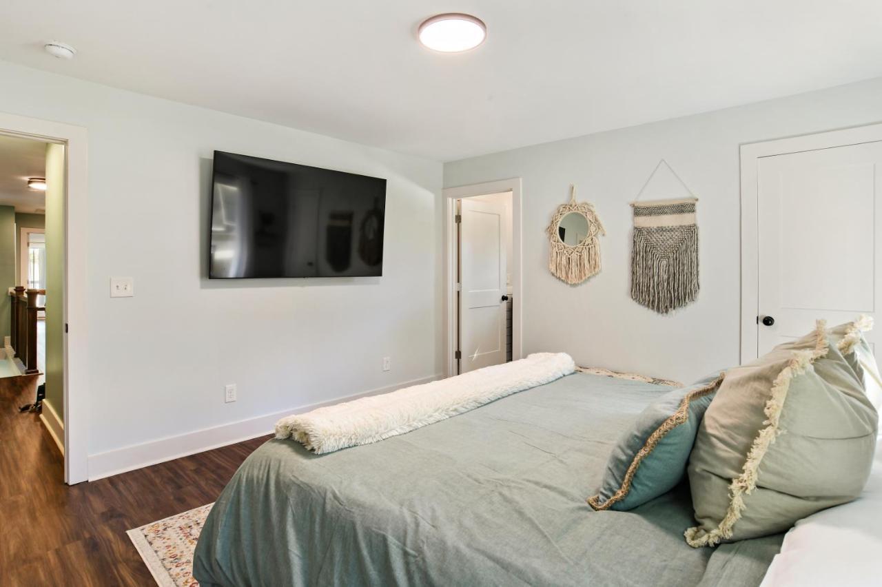 Sun Lit Modern Home With Good Vibes And Lots Of Coffee - Designedbydom Atlanta Bagian luar foto
