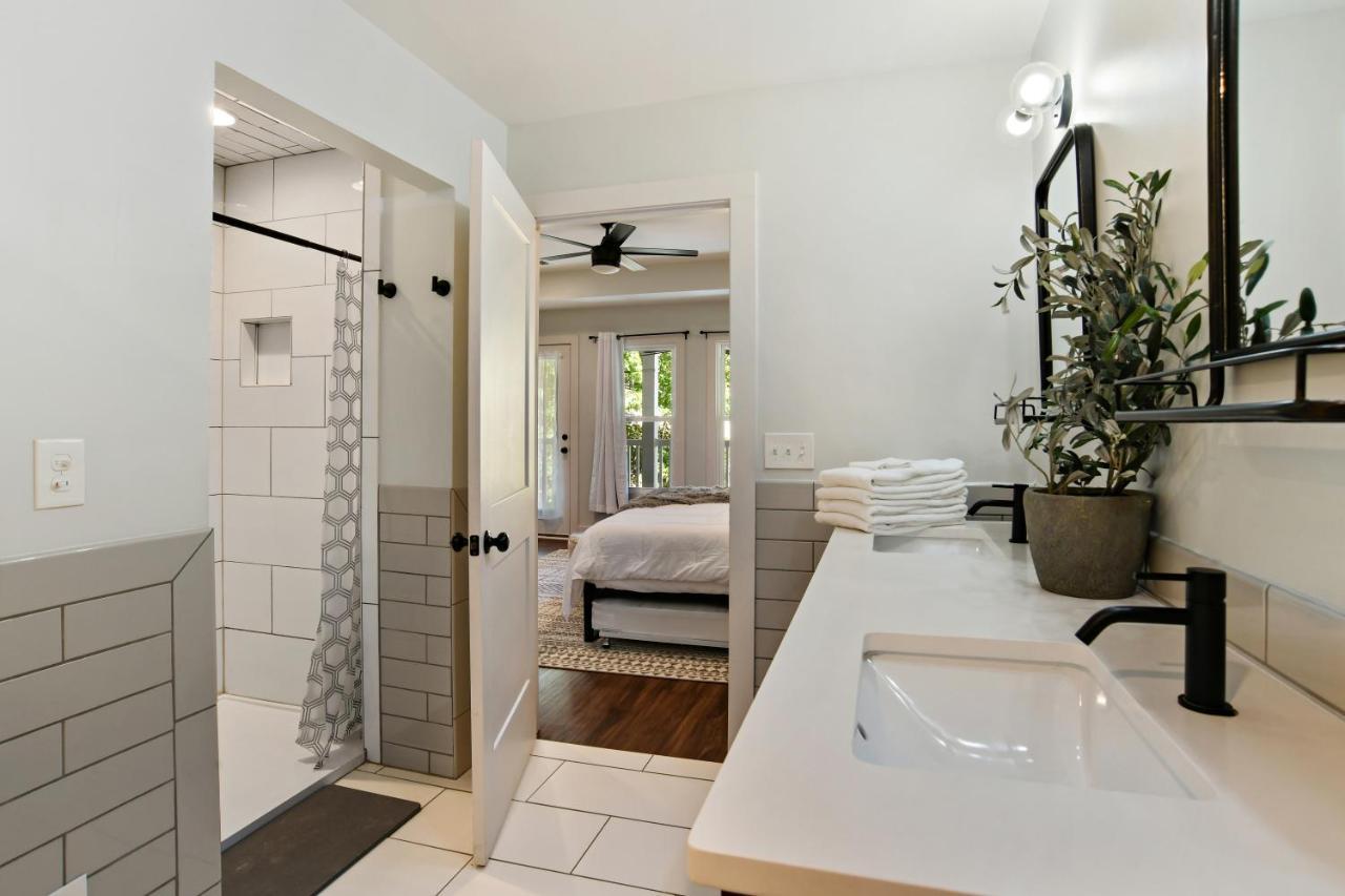Sun Lit Modern Home With Good Vibes And Lots Of Coffee - Designedbydom Atlanta Bagian luar foto